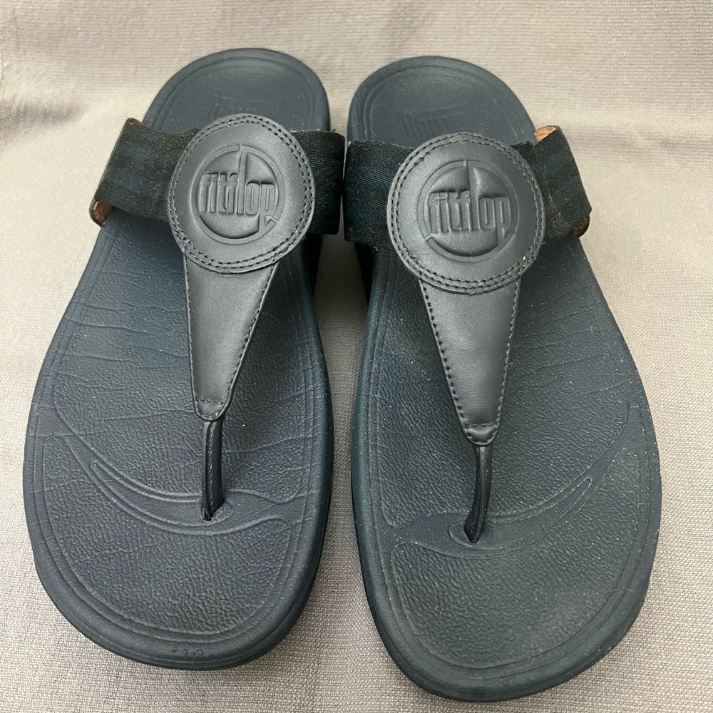 Fit Flop WALKSTAR Toe-Post Flip-Flops Navy Blue size 9 EUC
